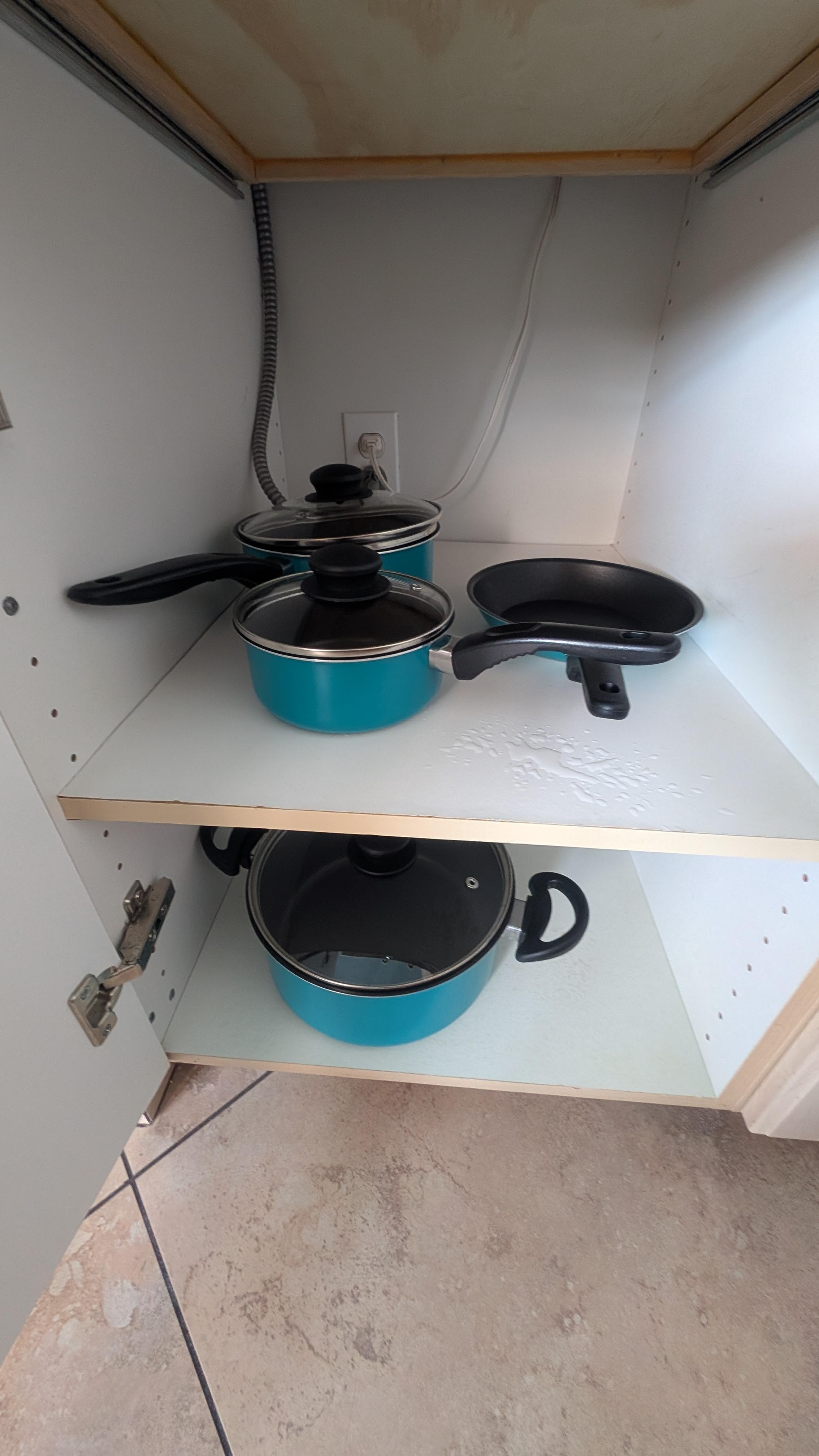 Pots and pans provided - I know this was something I was curious about