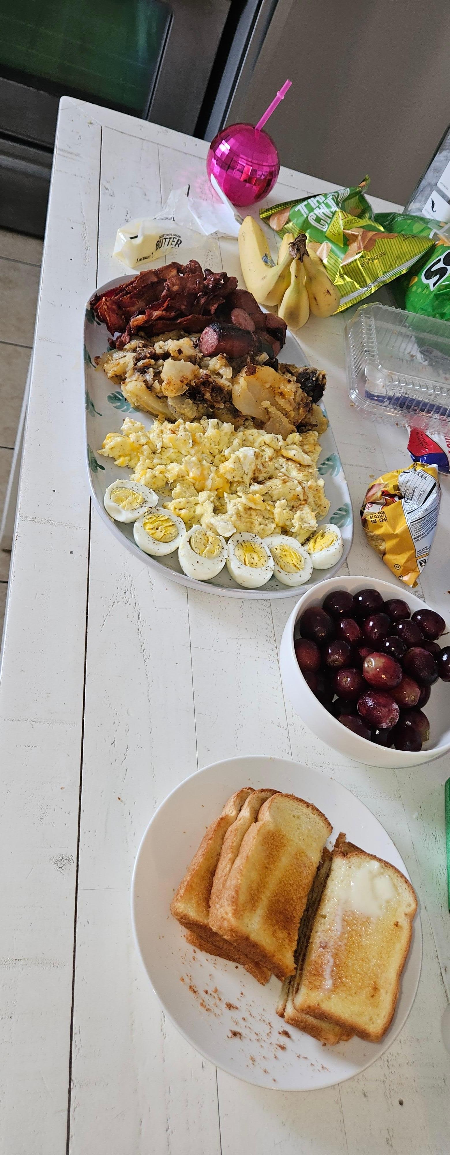 We had brunch in the big kitchen and dining room.