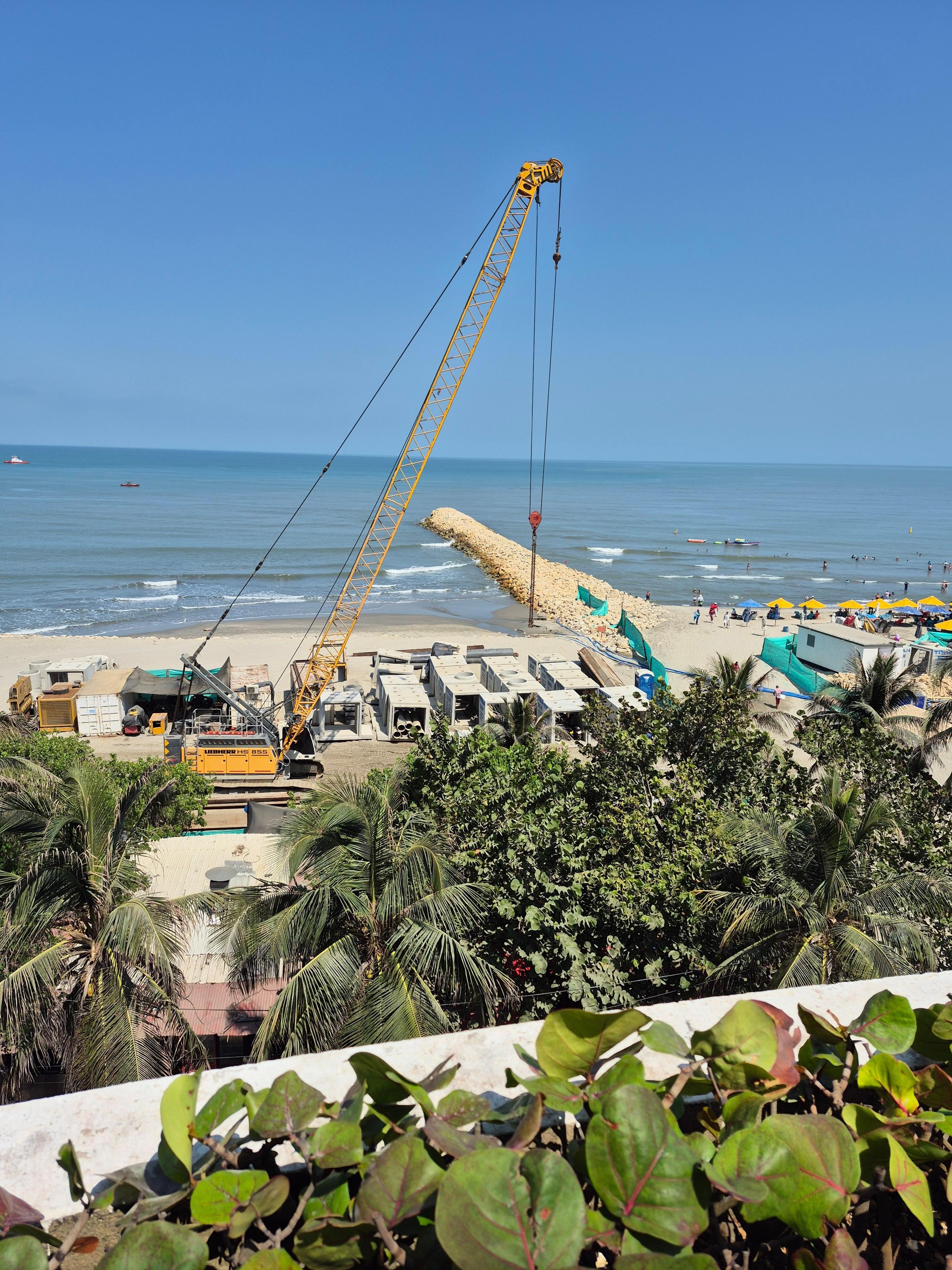 Strand, Aufnahme vom Pool aus