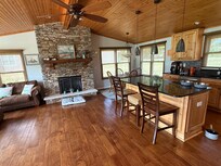 Open spaces home was not to small and not to large. Easy access to everything.