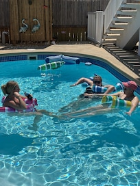 Relaxation in the pool every day!