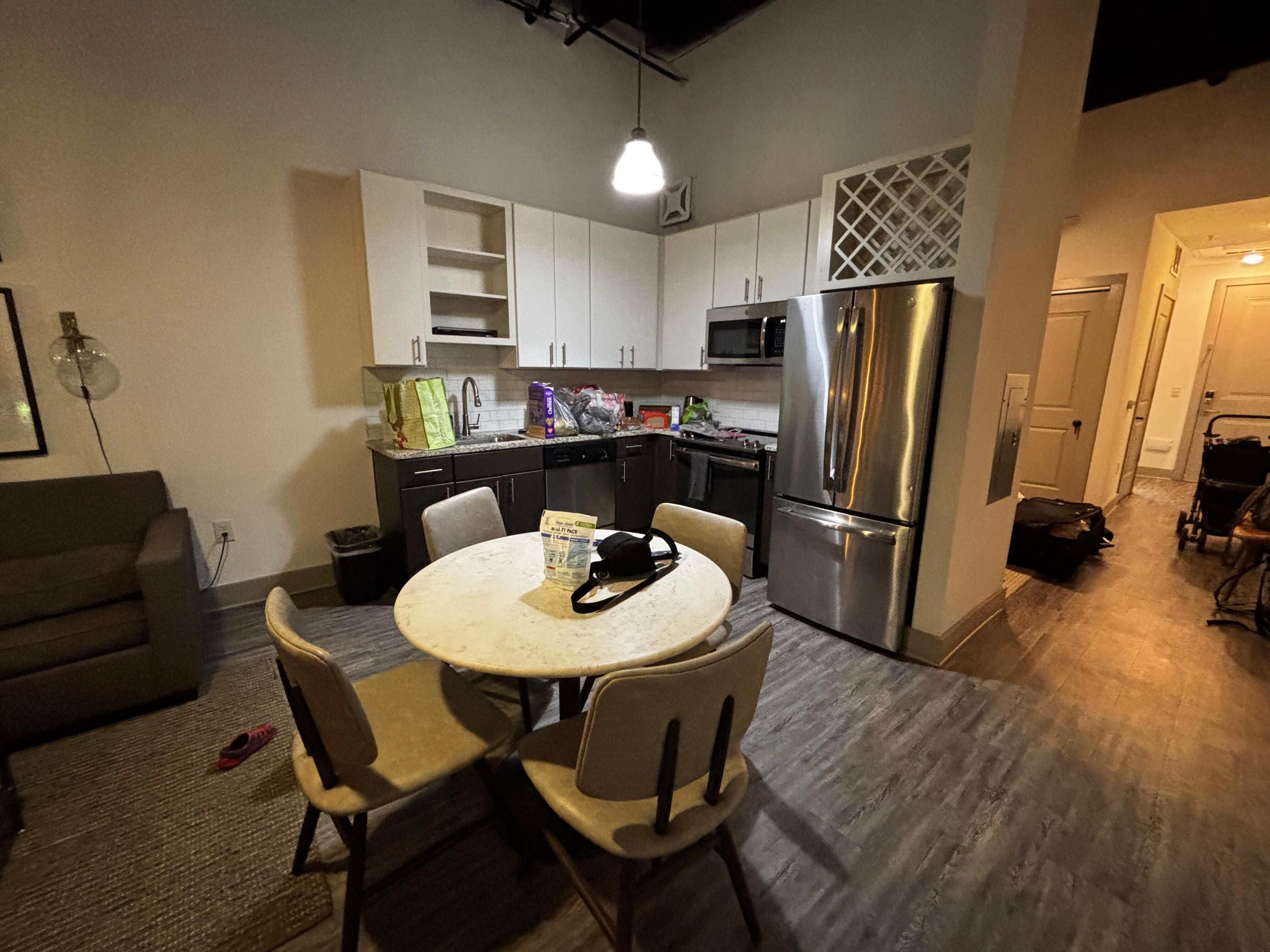 Nice FULL size kitchen!! 