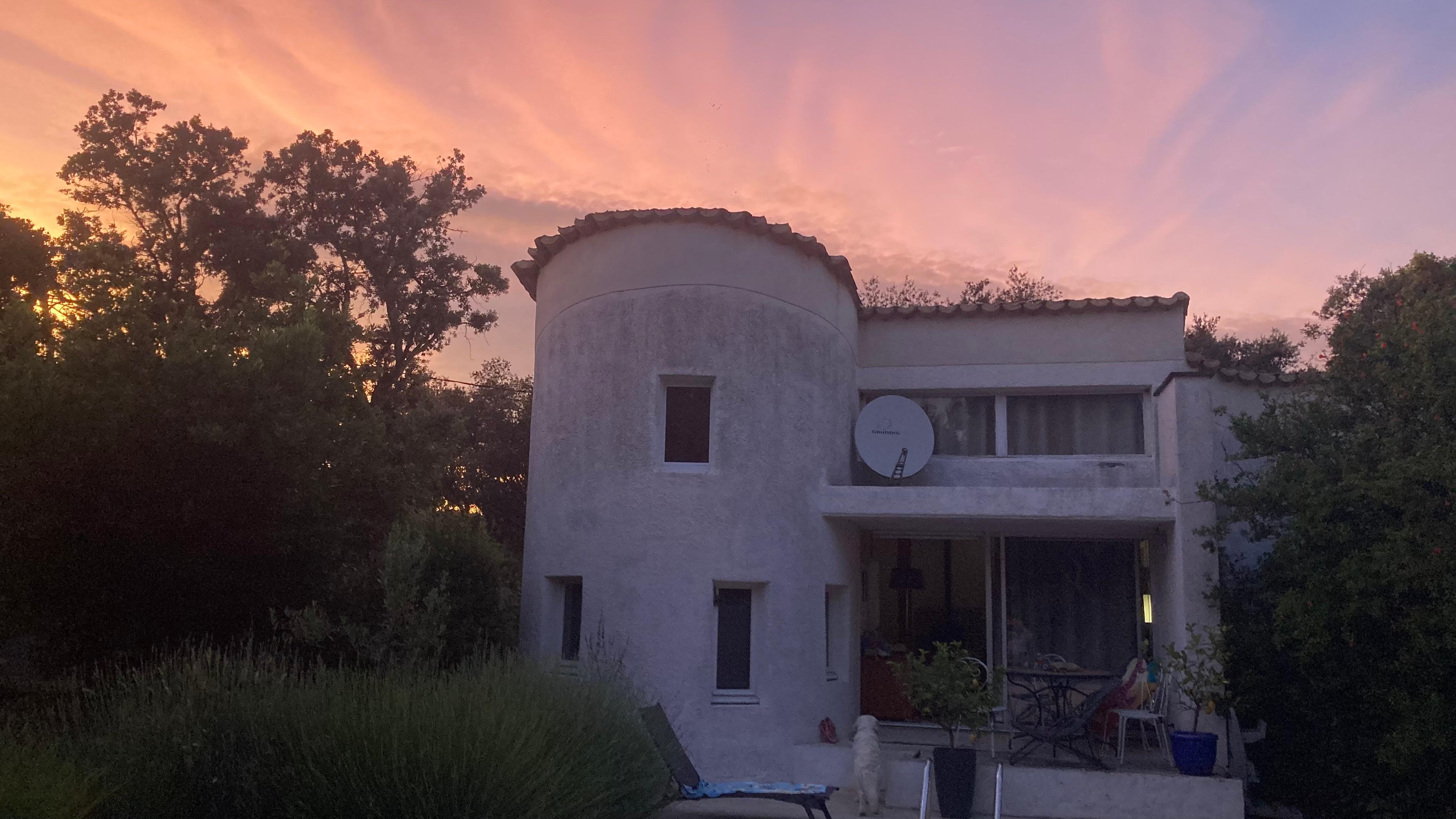 Coucher de soleil sur le gîte 