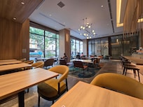 Dining and lobby