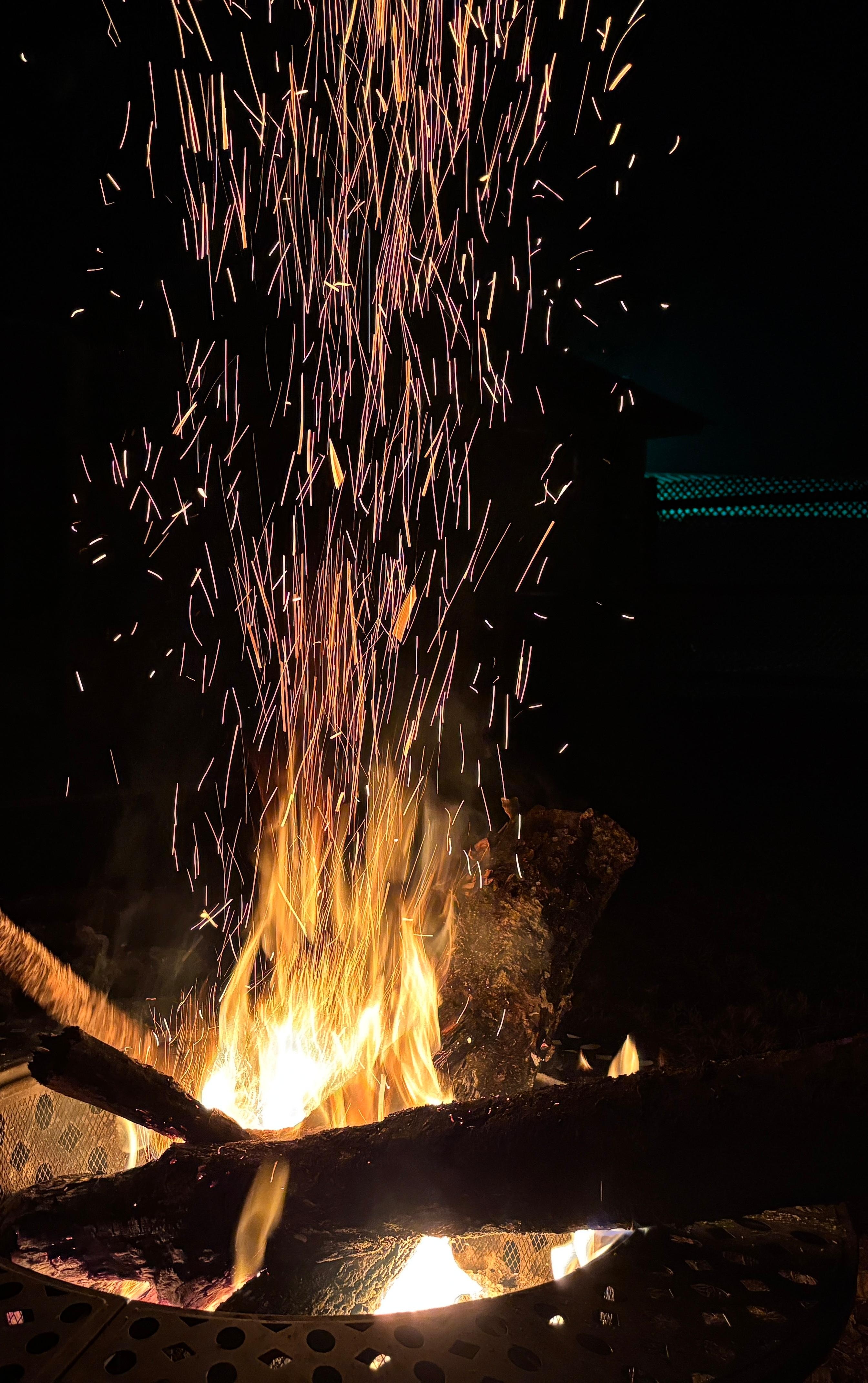 Wonderful fire pit behind the cottage 