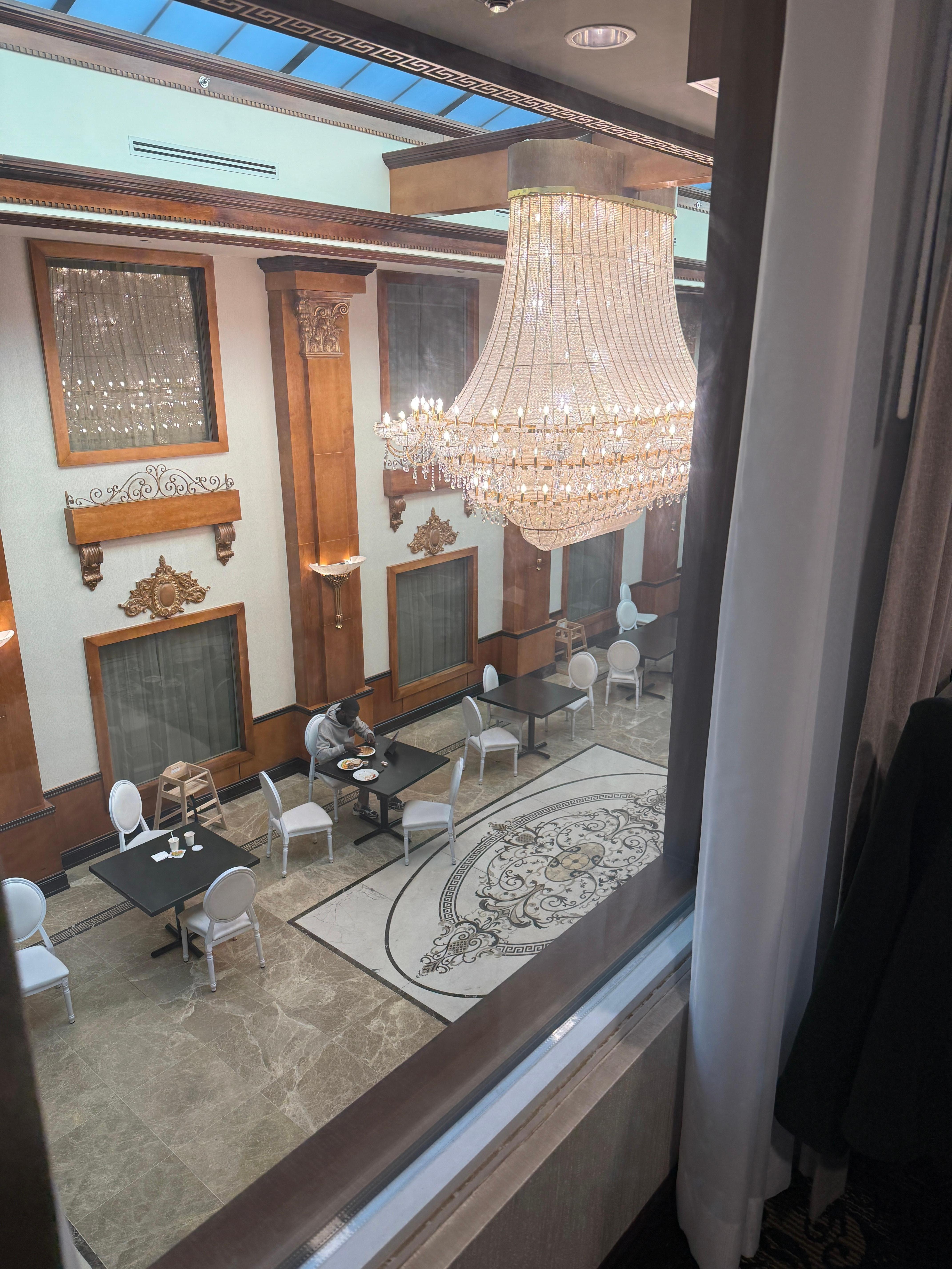 This is the room on 2nd floor facing inside of breakfast room below, I prefer the room facing outside.