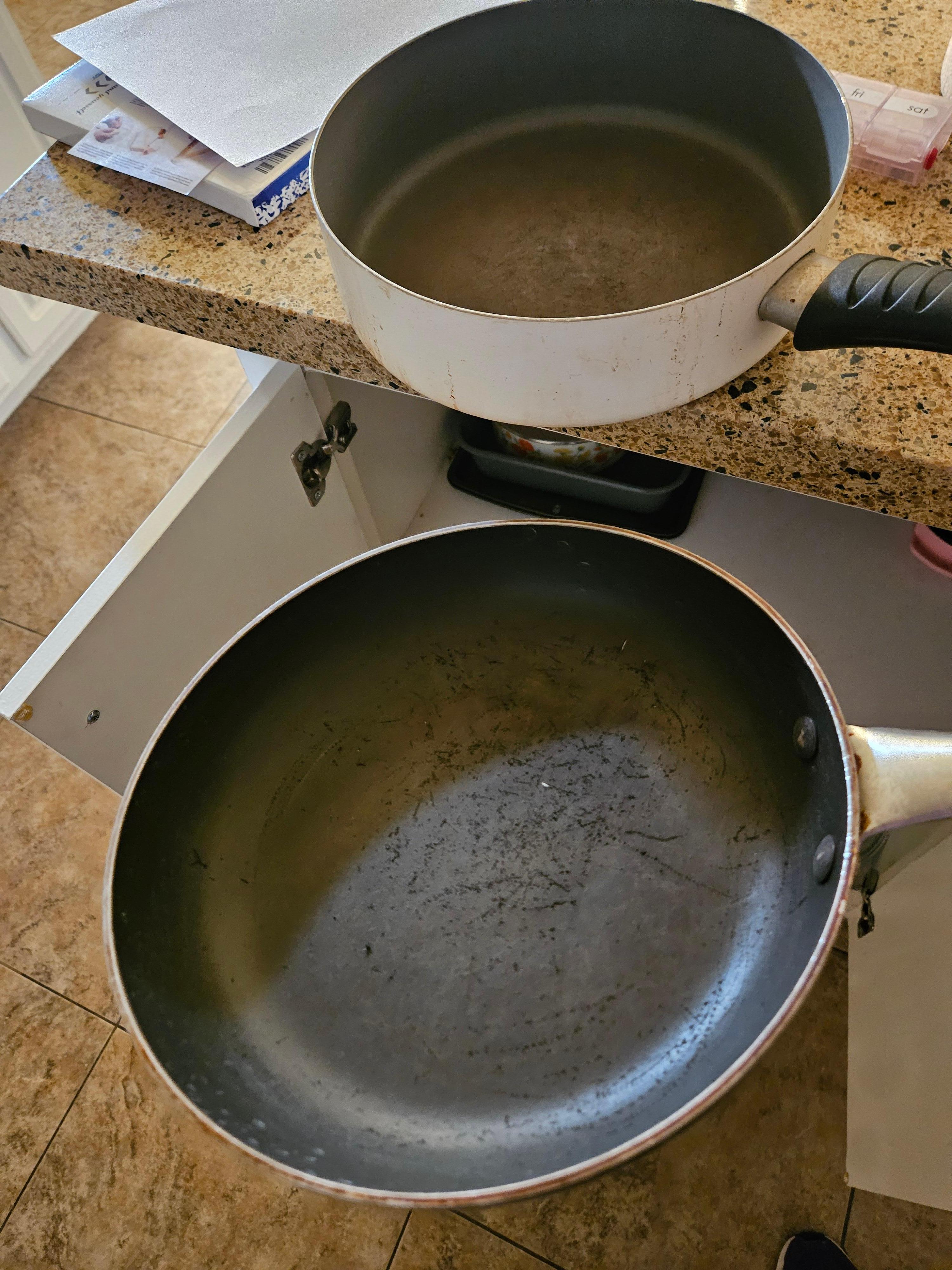 Shredded Teflon pans for cooking 