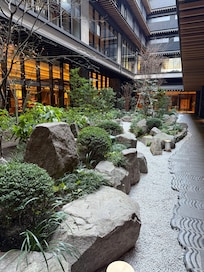 éȘăéăăšăăă«çŽ æ”ăȘćș