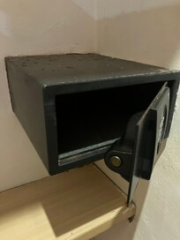 No safety deposit box working in any room.