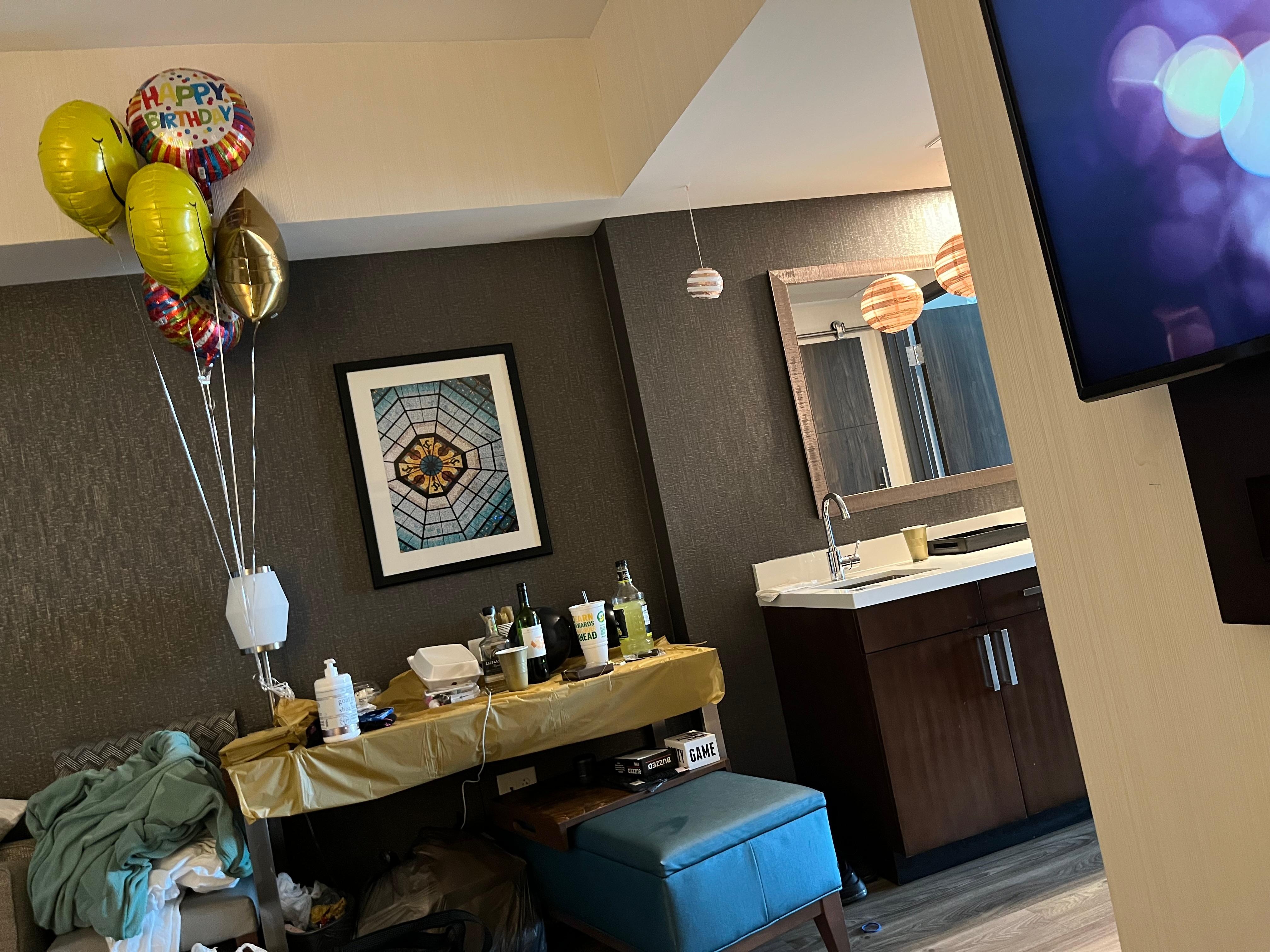 Living room area of double bed queen suite 