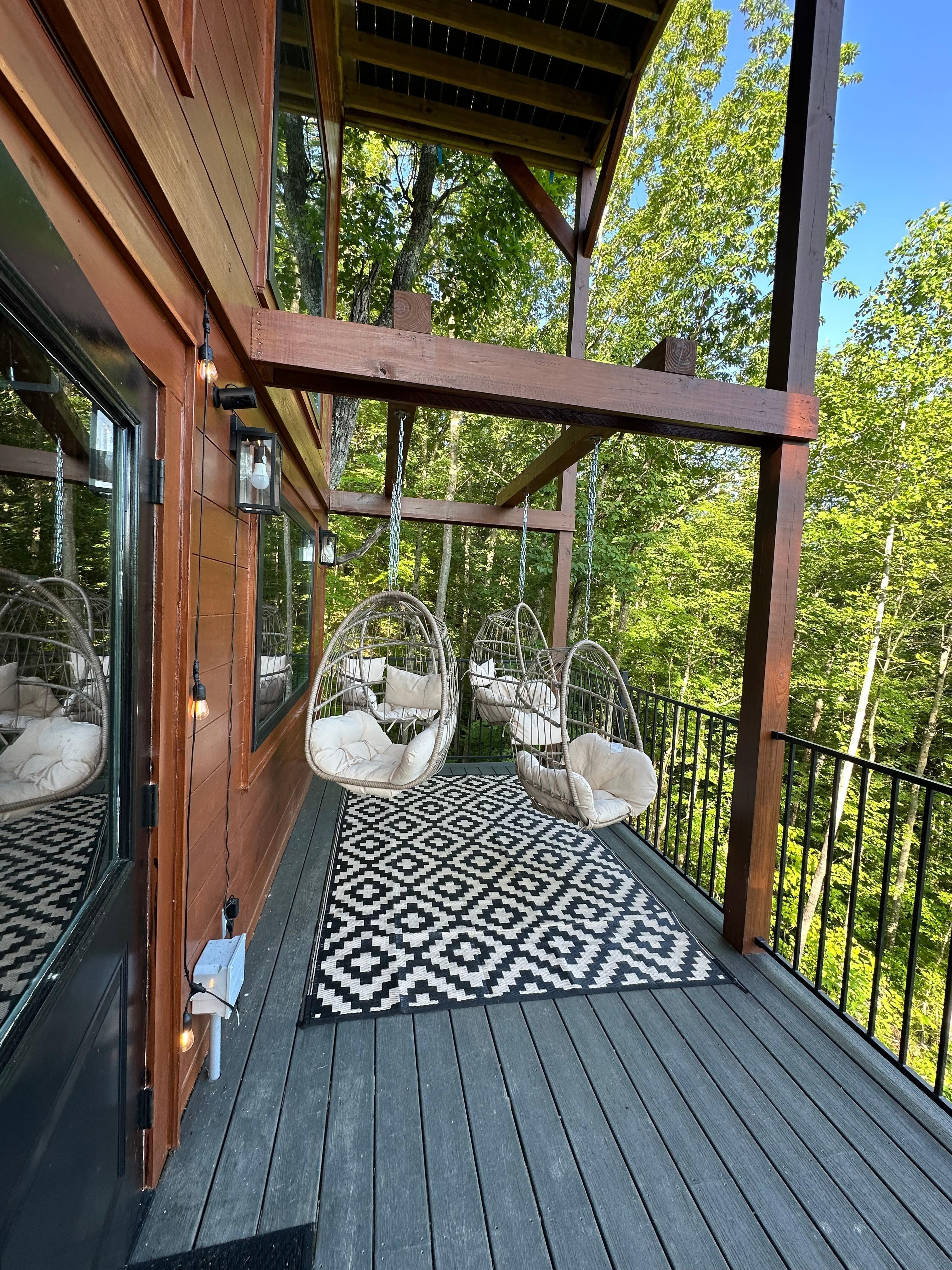 Easy breezy outdoor seating that’s fun and comfortable with great views. 