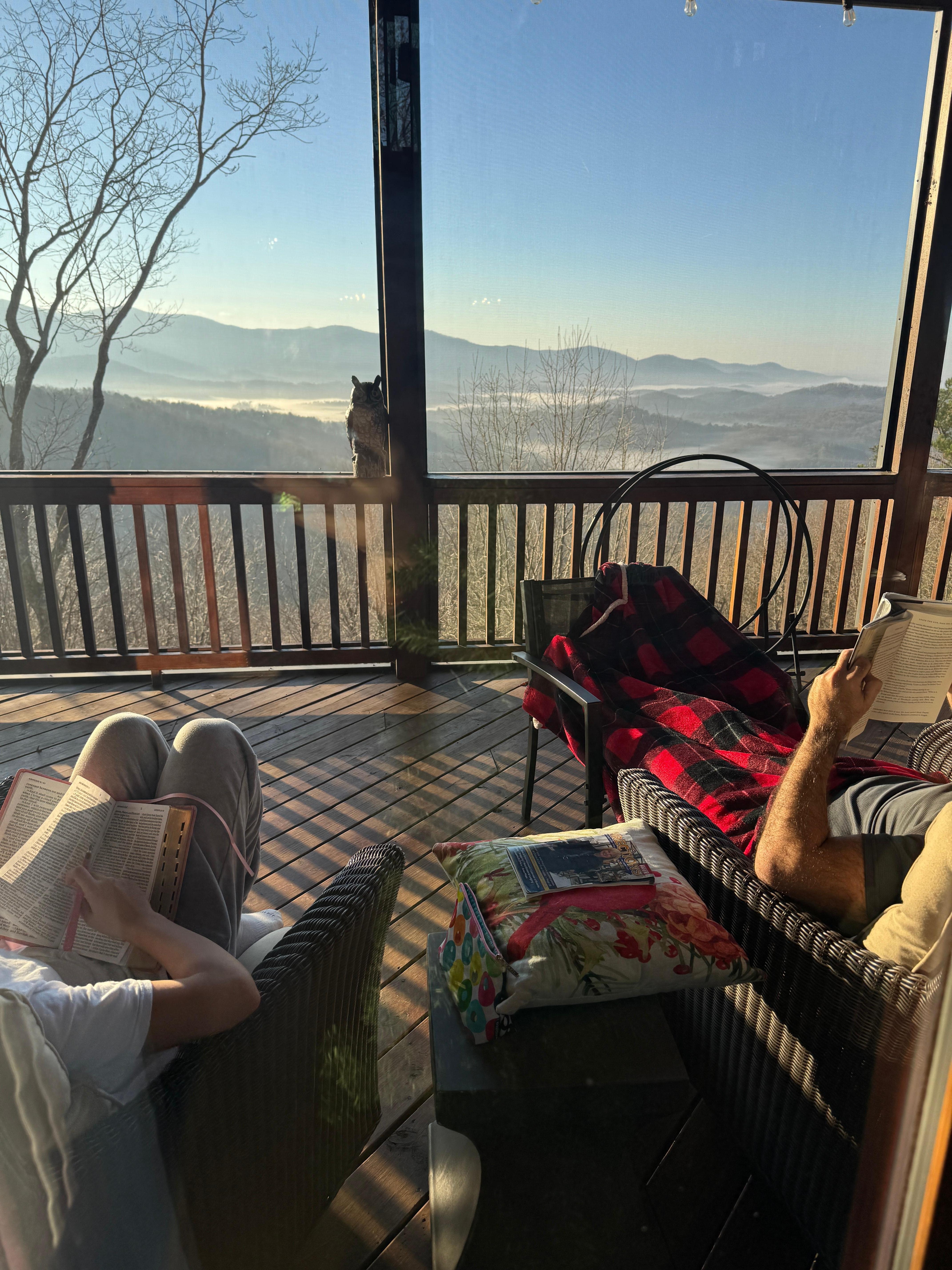 Cabin overlooking the mountains