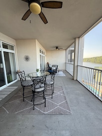 Loved the screened in balcony!