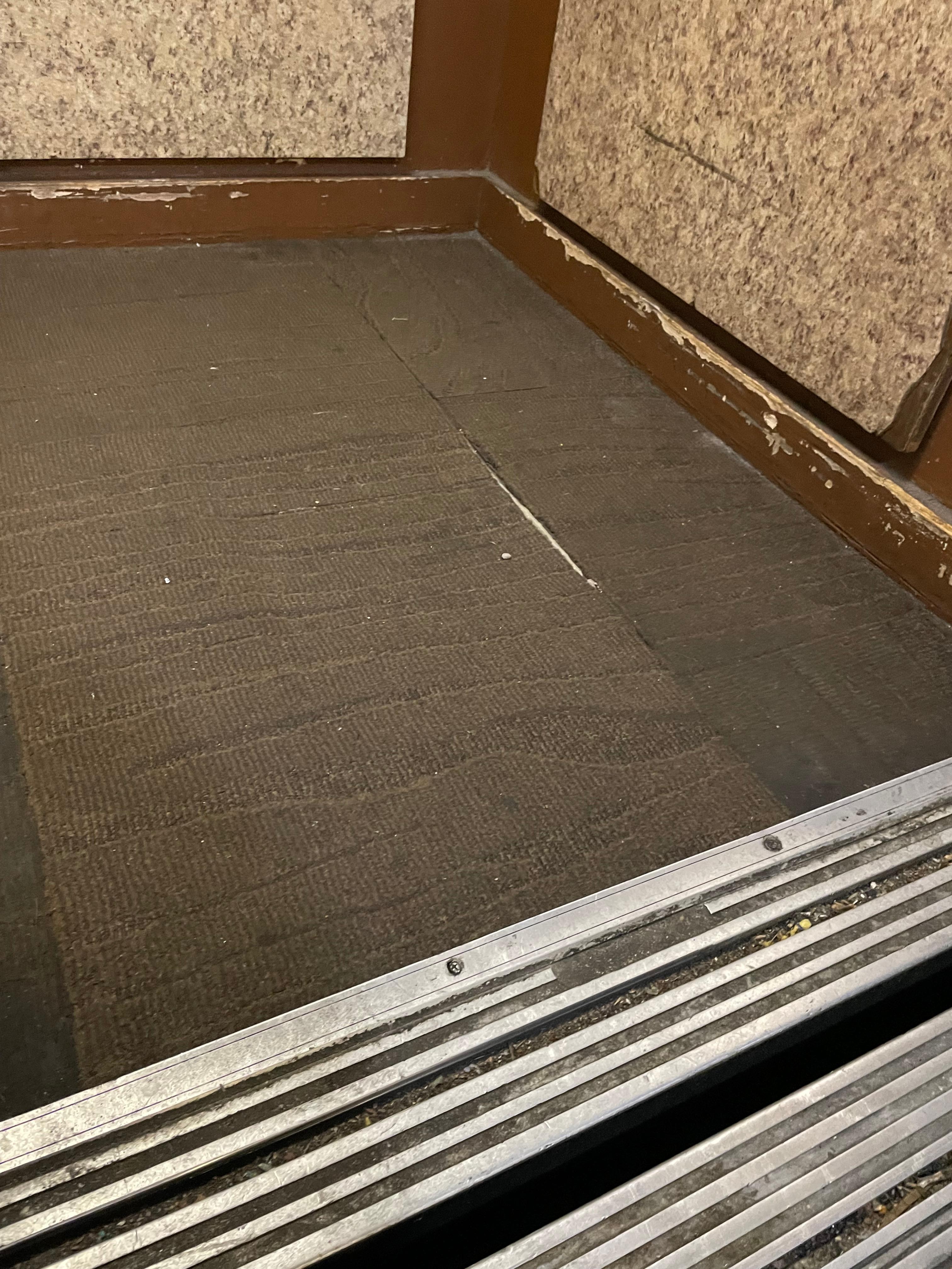 Elevator floor - so bad 