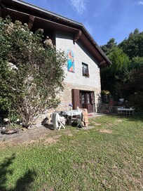 Un lato della casa