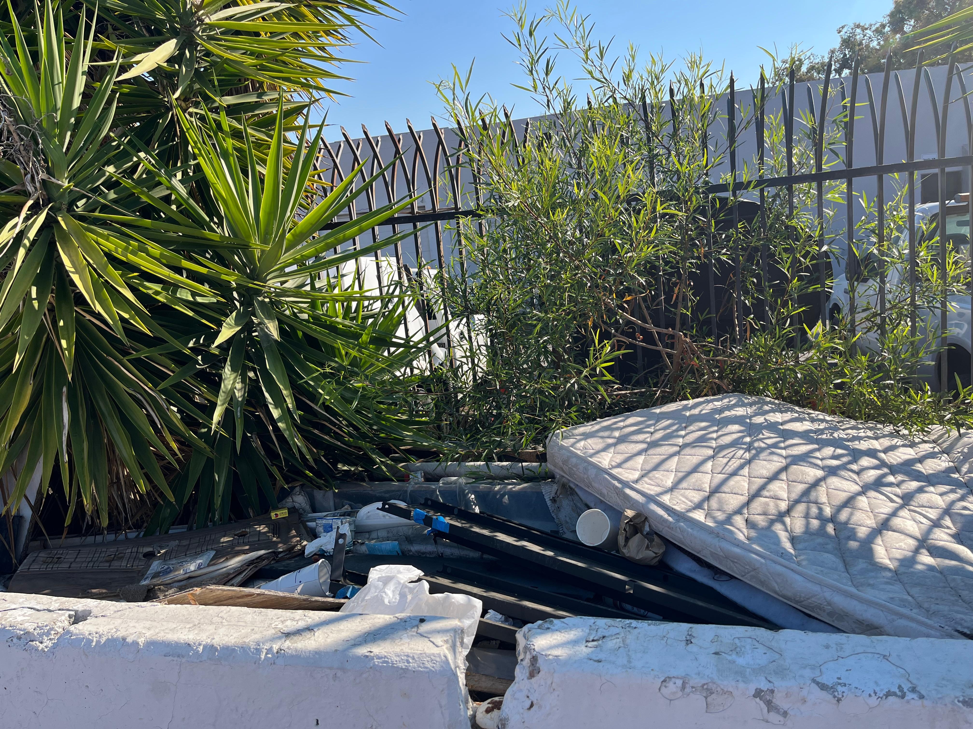 people dump staff right at the parking area