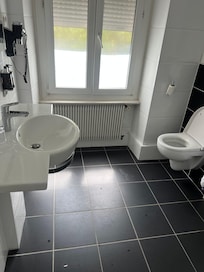 Spacious bathroom