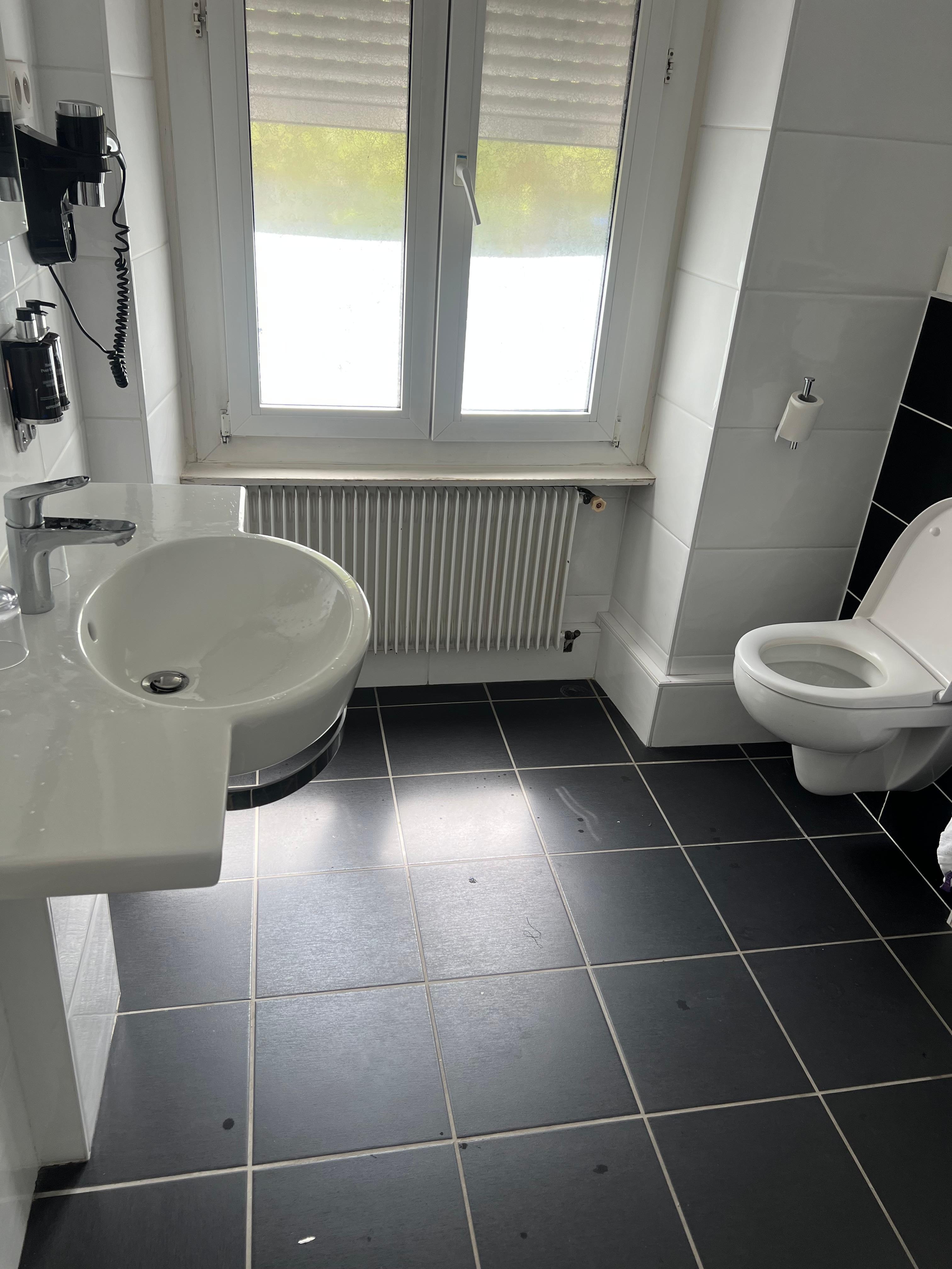Spacious bathroom