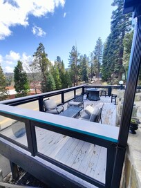 Outdoor patio with firepit