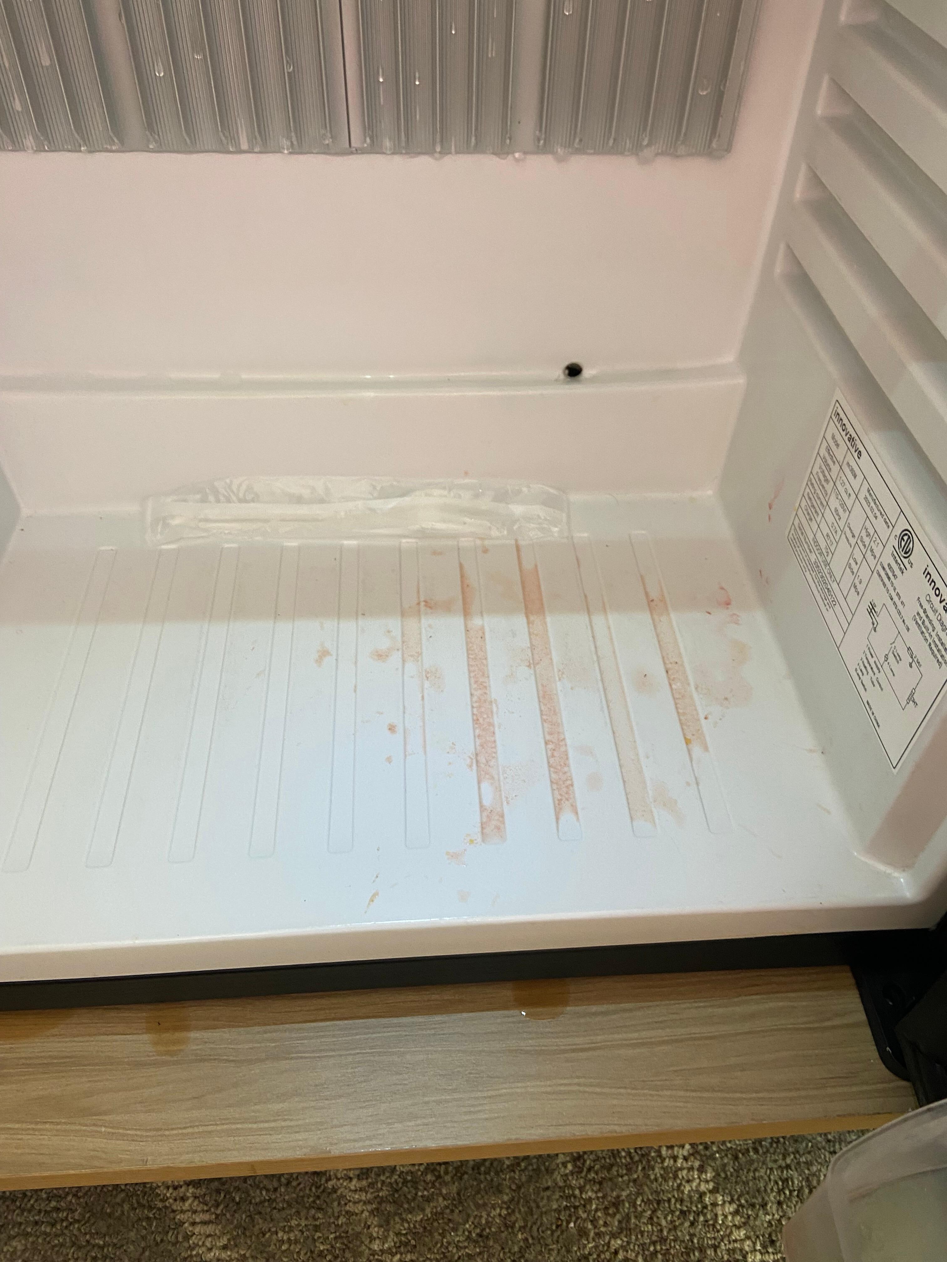Refrigerator dirty 