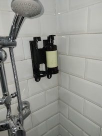 Sin gel ni Champú, bote vacío