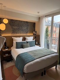 Bed, nicely made and prepared. Very comfortable to snuggle and have a great sleep.