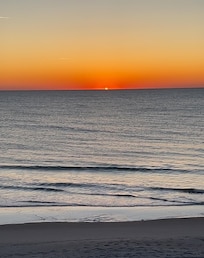 Beautiful sunrises from the bedroom every morning