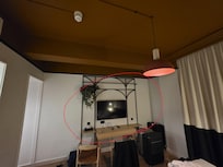 紅線圈出區域很暗