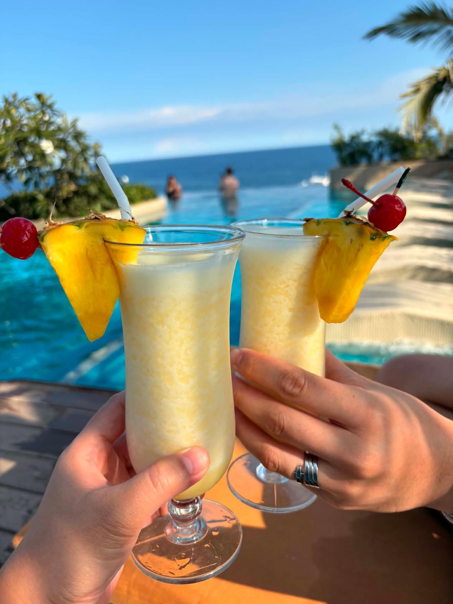 B1T1 drinks happy hour! Best piña colada out there! Ugh my mouth is watering thinking bout this. 