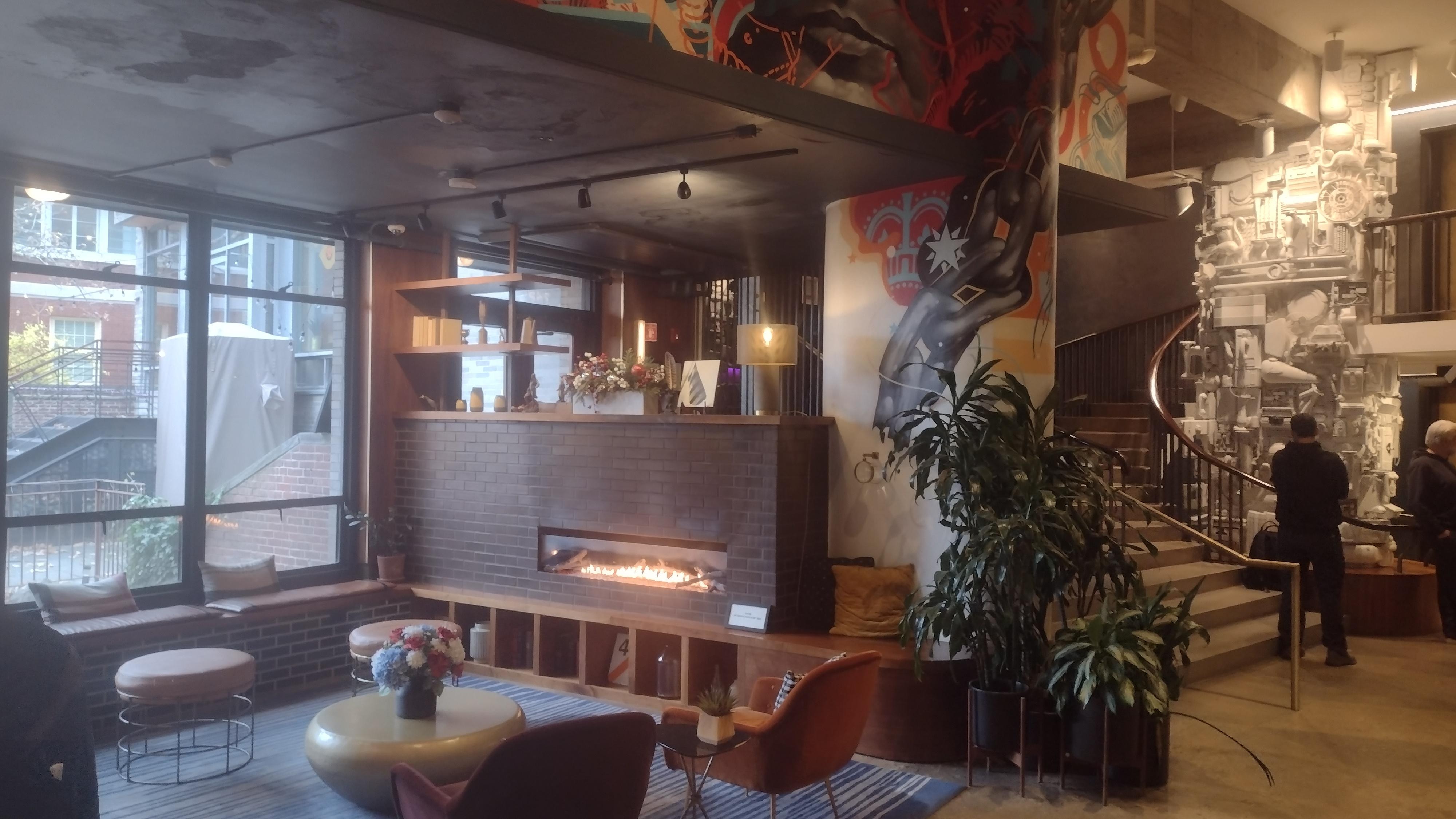 Cozy,warm and comfortable lobby