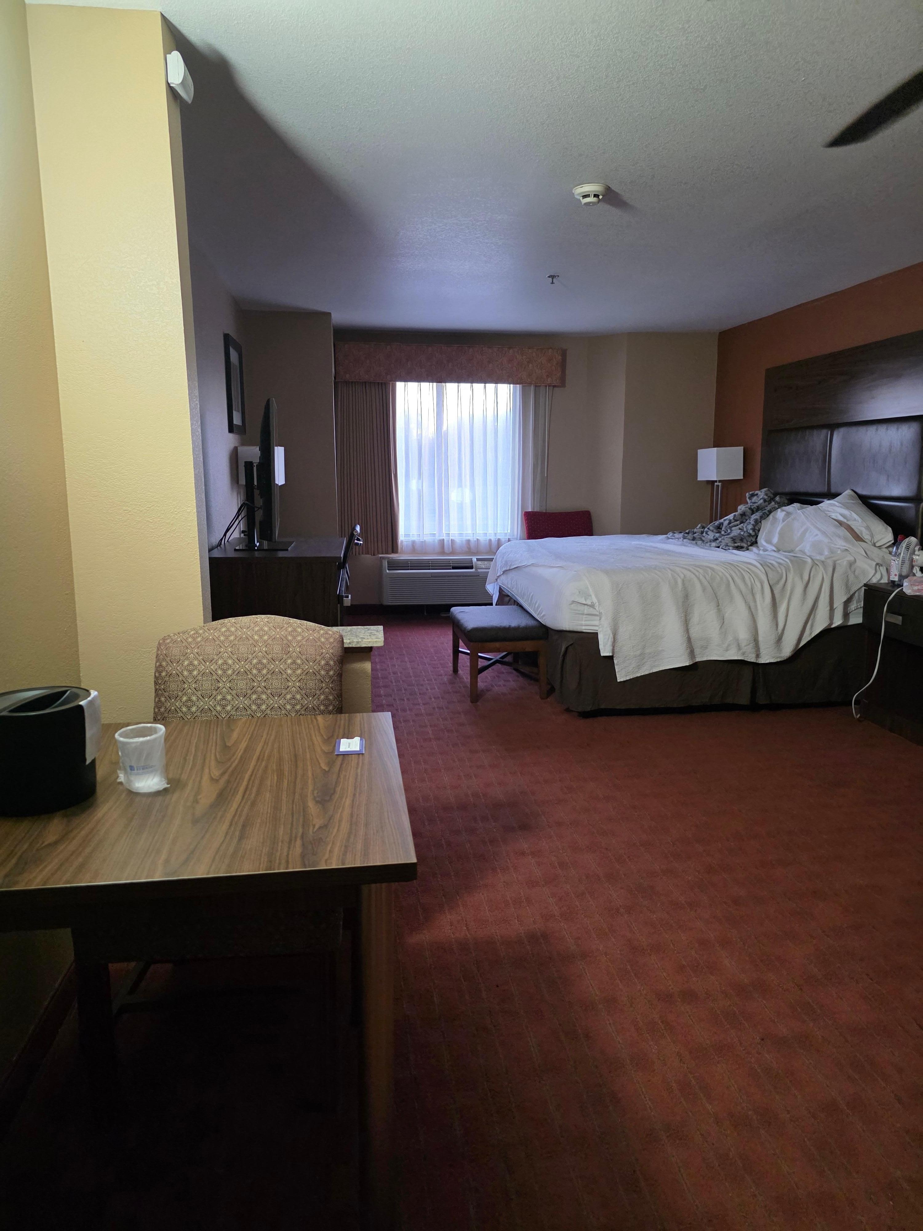 Table and chairs for meals 