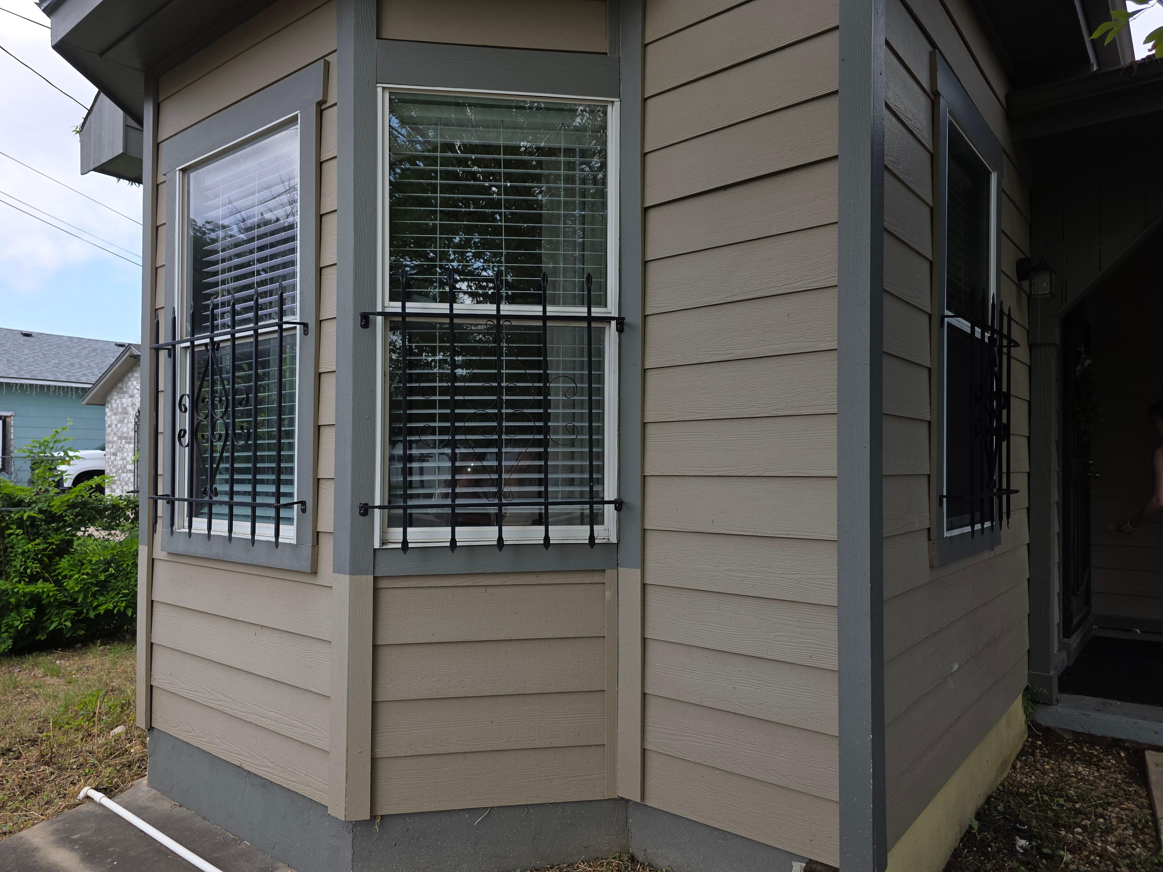 You don't see bars on the windows in the listing, but you do when you pull up and see every house in the neighborhood has them and notice the fenced in $1500 used car lot directly across the street from you. Not a good neighborhood. 