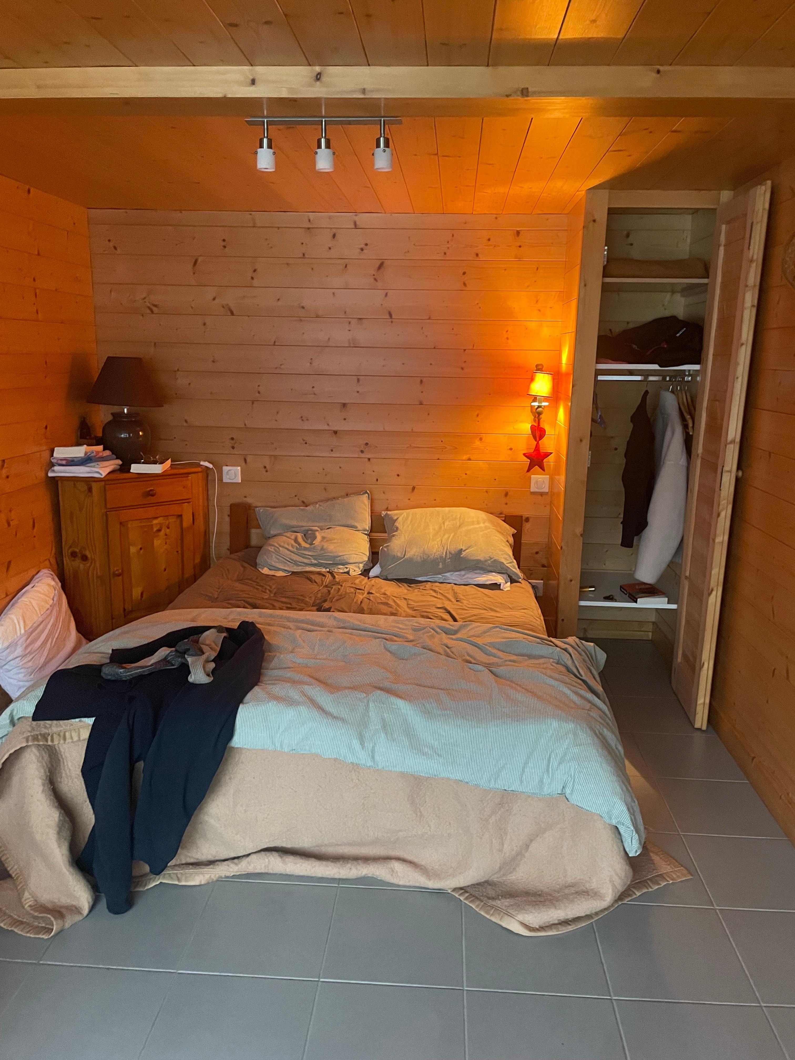 Slaapkamer 2 persoonsbed van 140x200