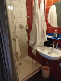 Compact washing area but adequate