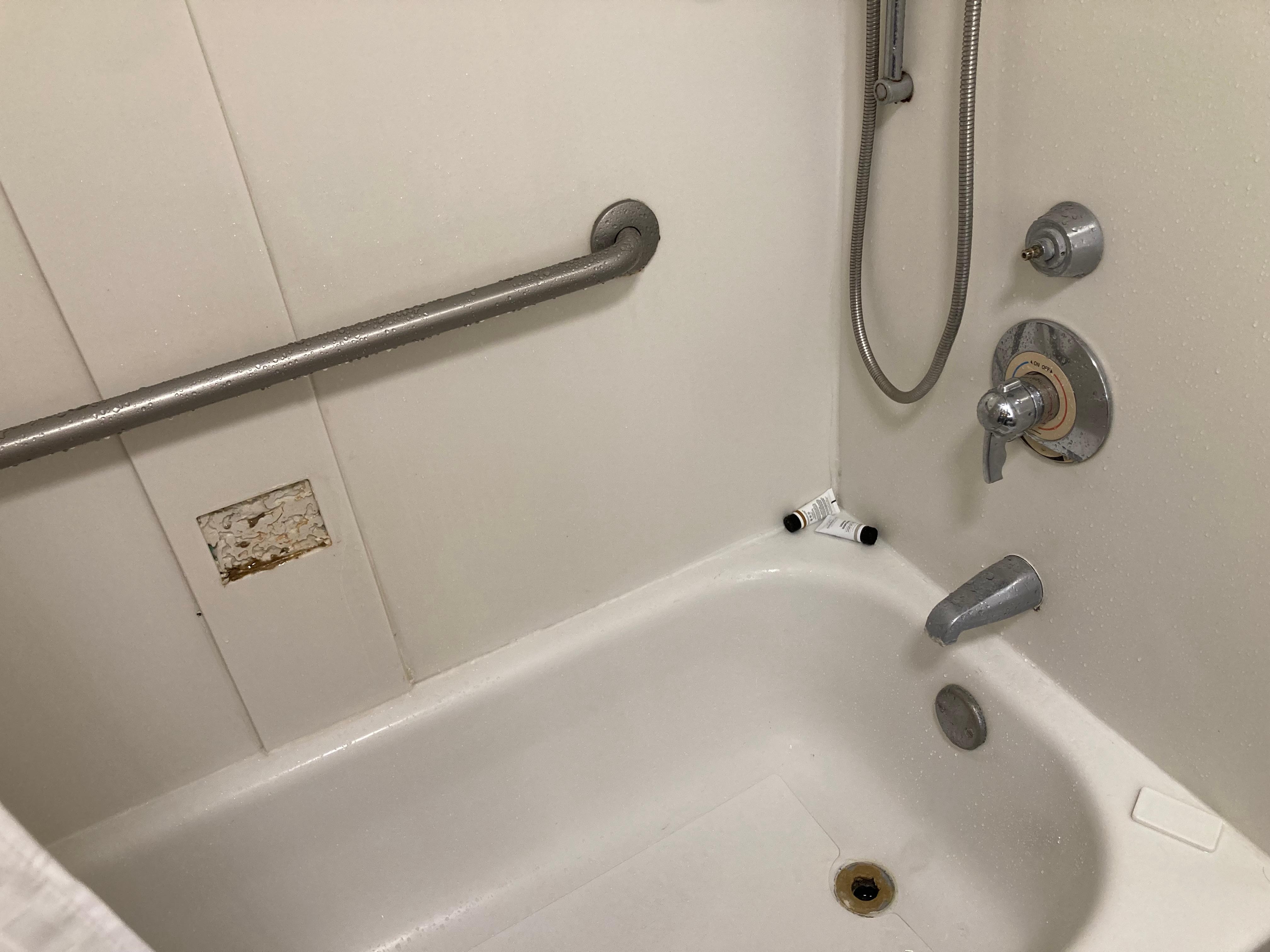 Shower missing handle.