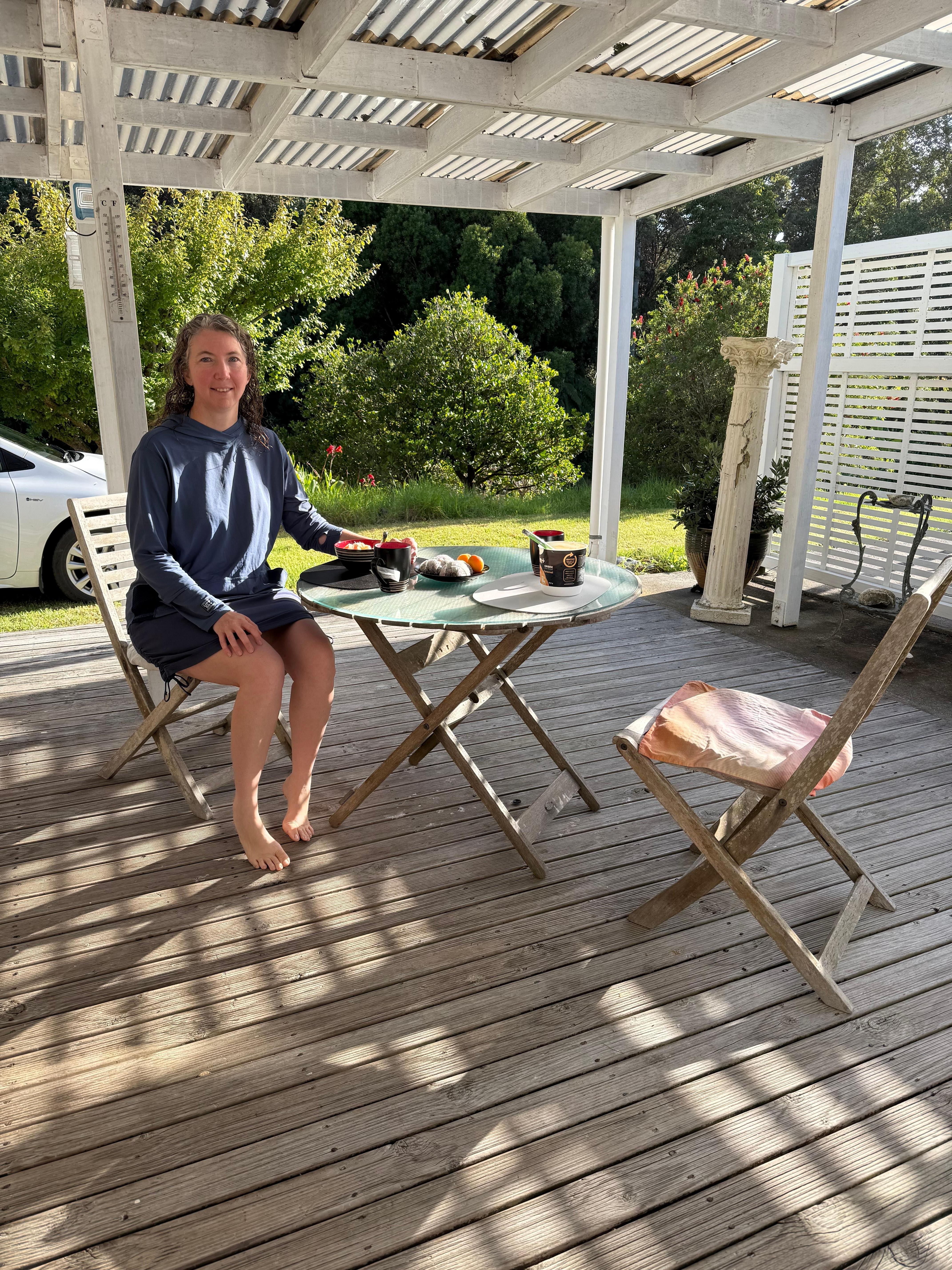 Grande terrasse couverte pour profiter des repas plein air et bbq