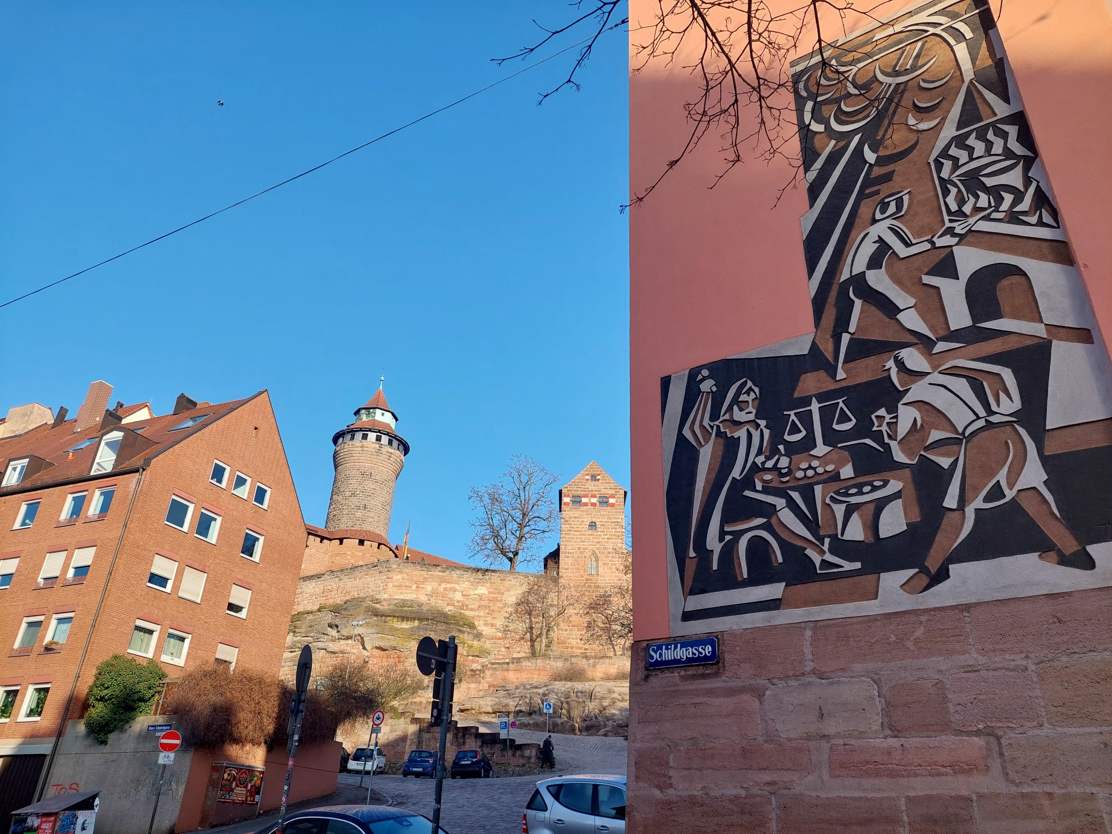 Das Burghotel is on  Schildgasse, right under the Kaiserburg.