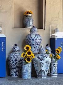 Caminando por los pasillos.