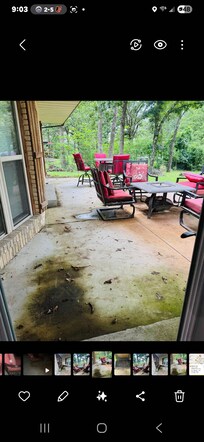 Patio wasn't cleaned before our arrival.