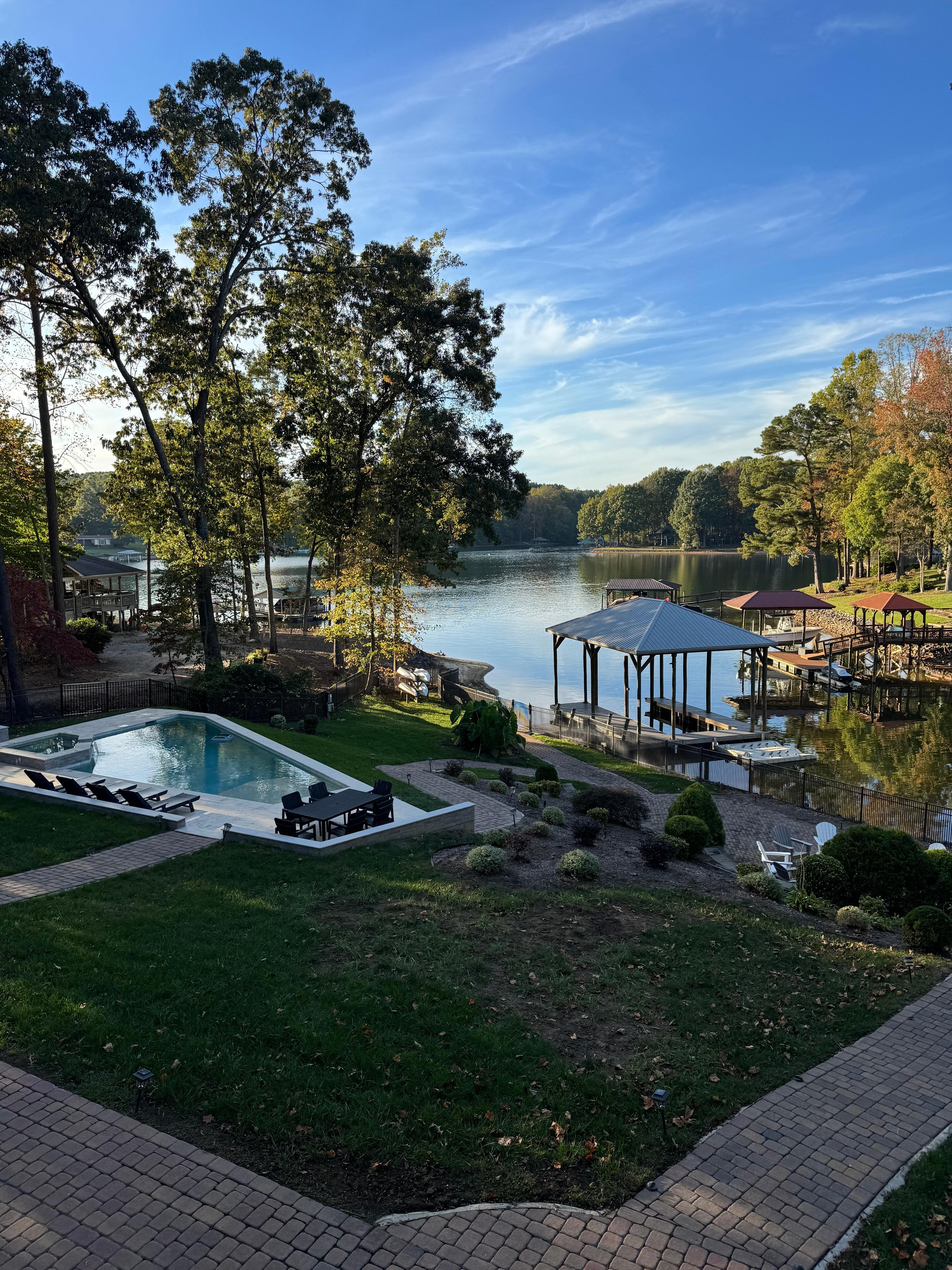 Beautiful pool and lake view!