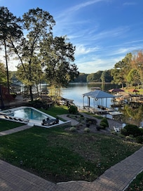 Beautiful pool and lake view!