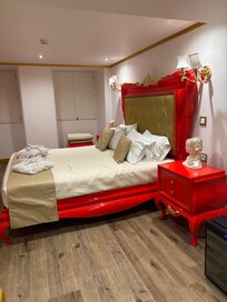 Alice in Wonderland feels.