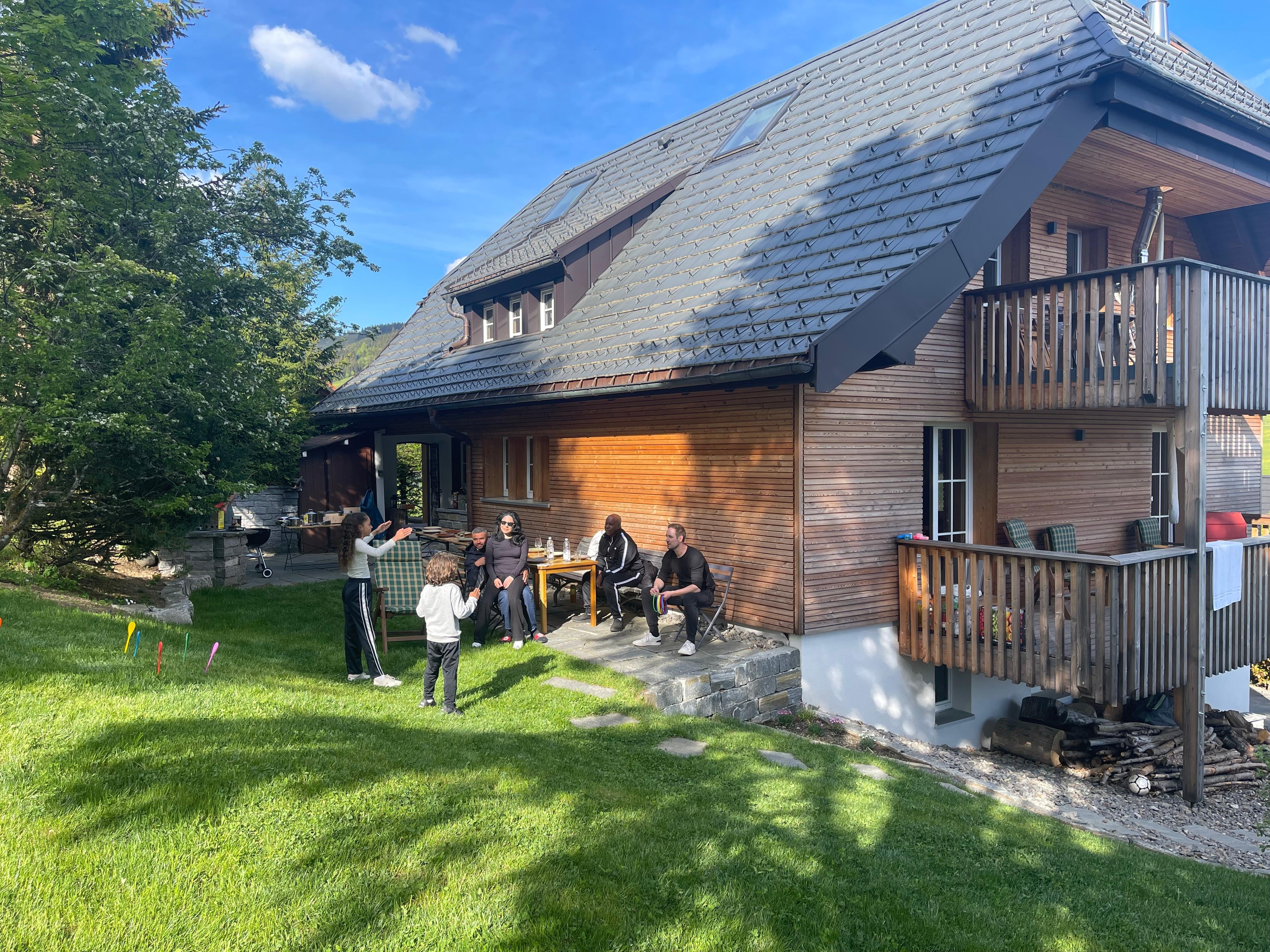 Es gibt immer ein Sonneneckchen rund ums Haus 