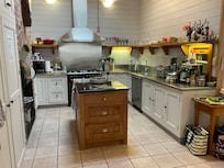 Well appointed gourmet kitchen