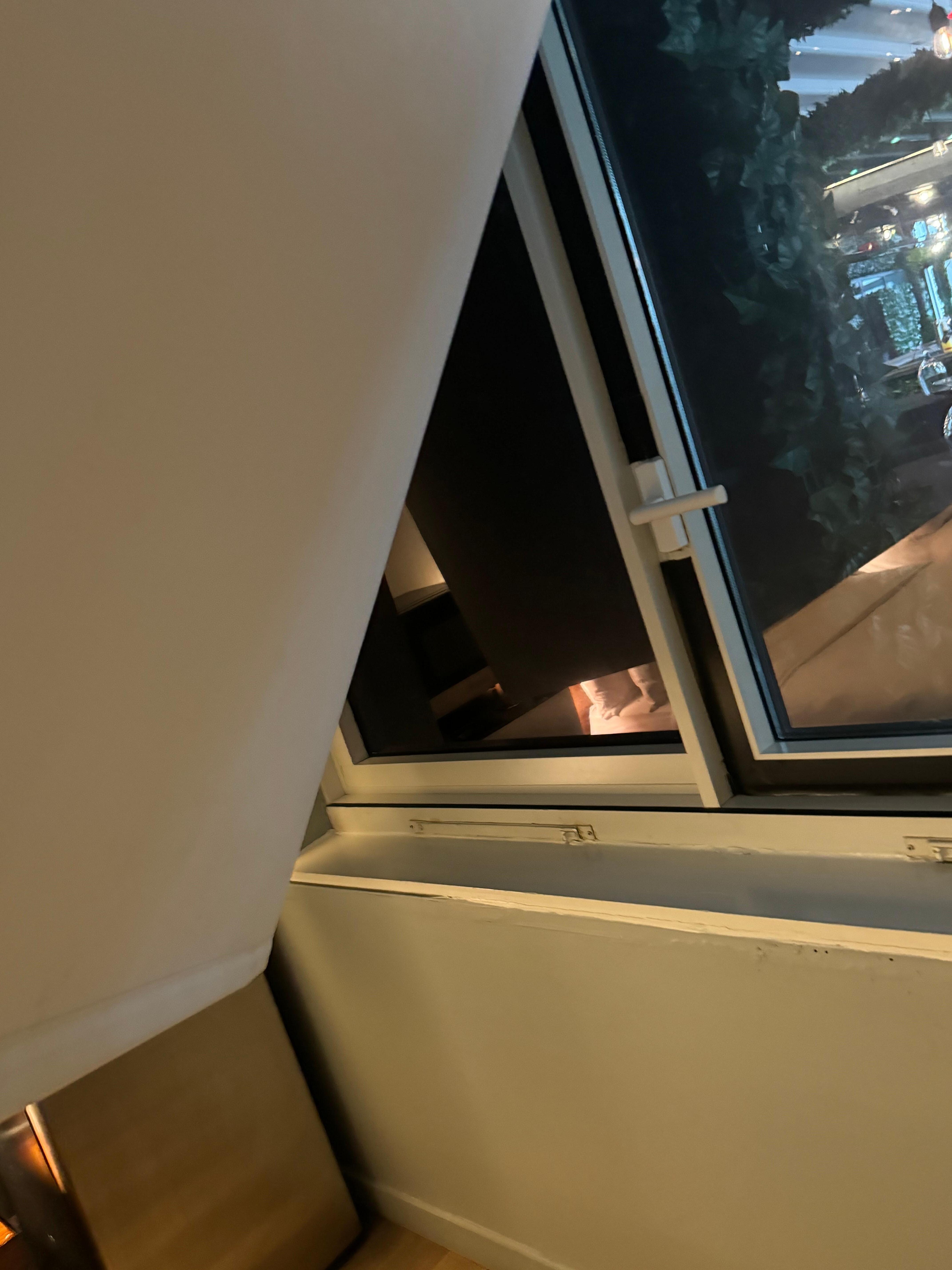 No privacy, uncomfortable, loud noise. Unacceptable 