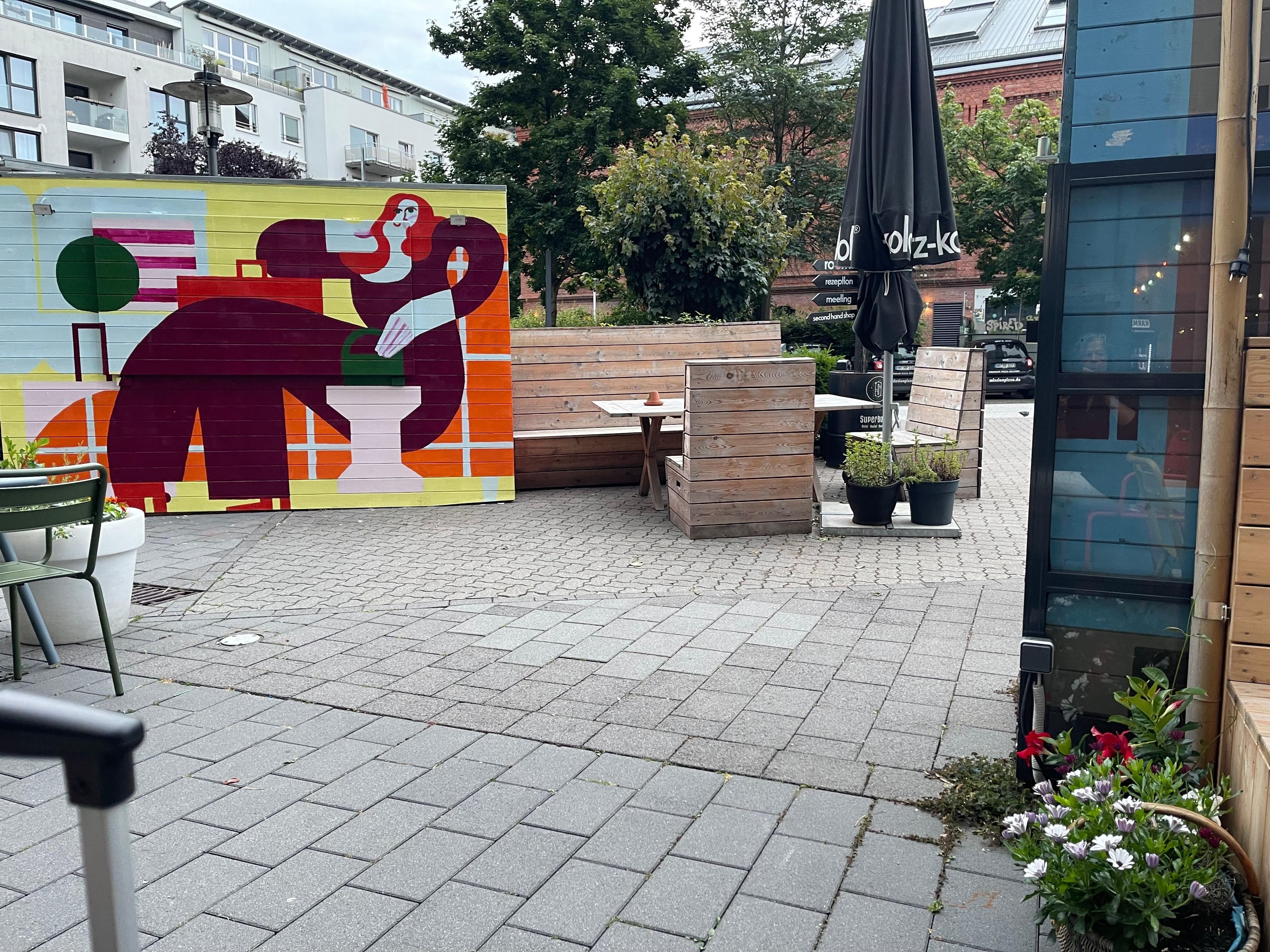 Outside seating in front of the hotelâs Bistro area