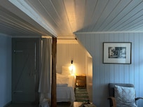 Single bed space