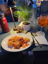 Cocktail bar had great drinks and food.