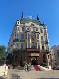 Front of the Hotel as you enter.