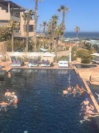 Infinity pool